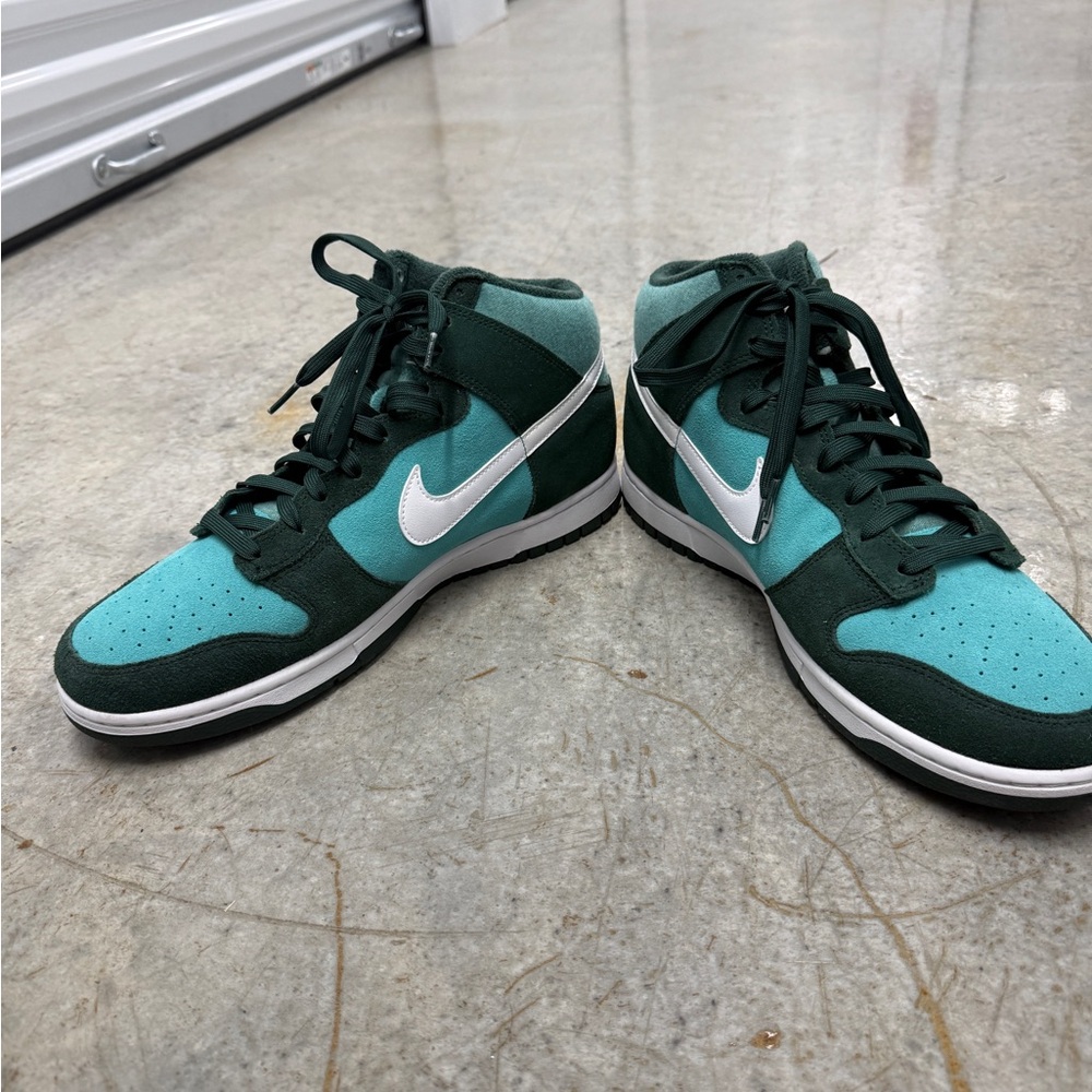 Nike Dunk - Mid Tops (Green and Teal) - Picture 3 of 3